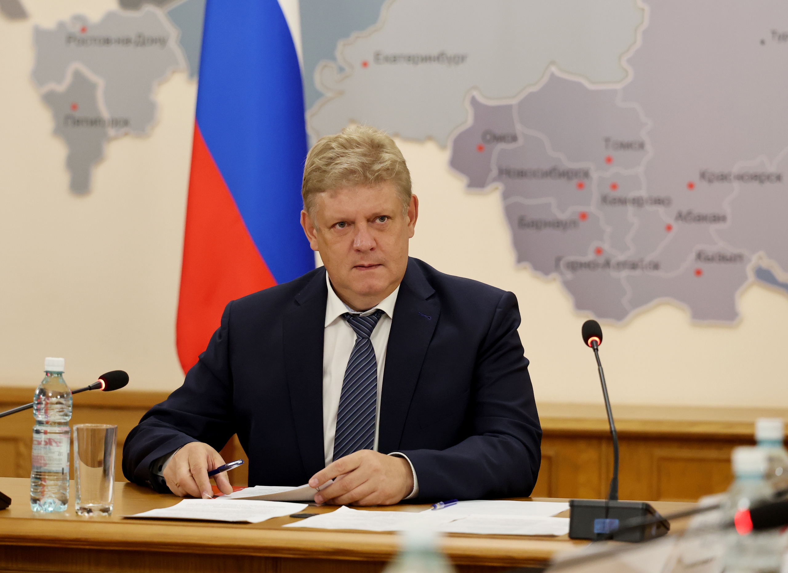 Полномочный представитель Президента Российской Федерации в Сибирском федеральном округе Анатолий Серышев провёл рабочую встречу с руководством автономной некоммерческой организации «Физкультурно-спортивный клуб инвалидов и лиц с ограниченными возможностя