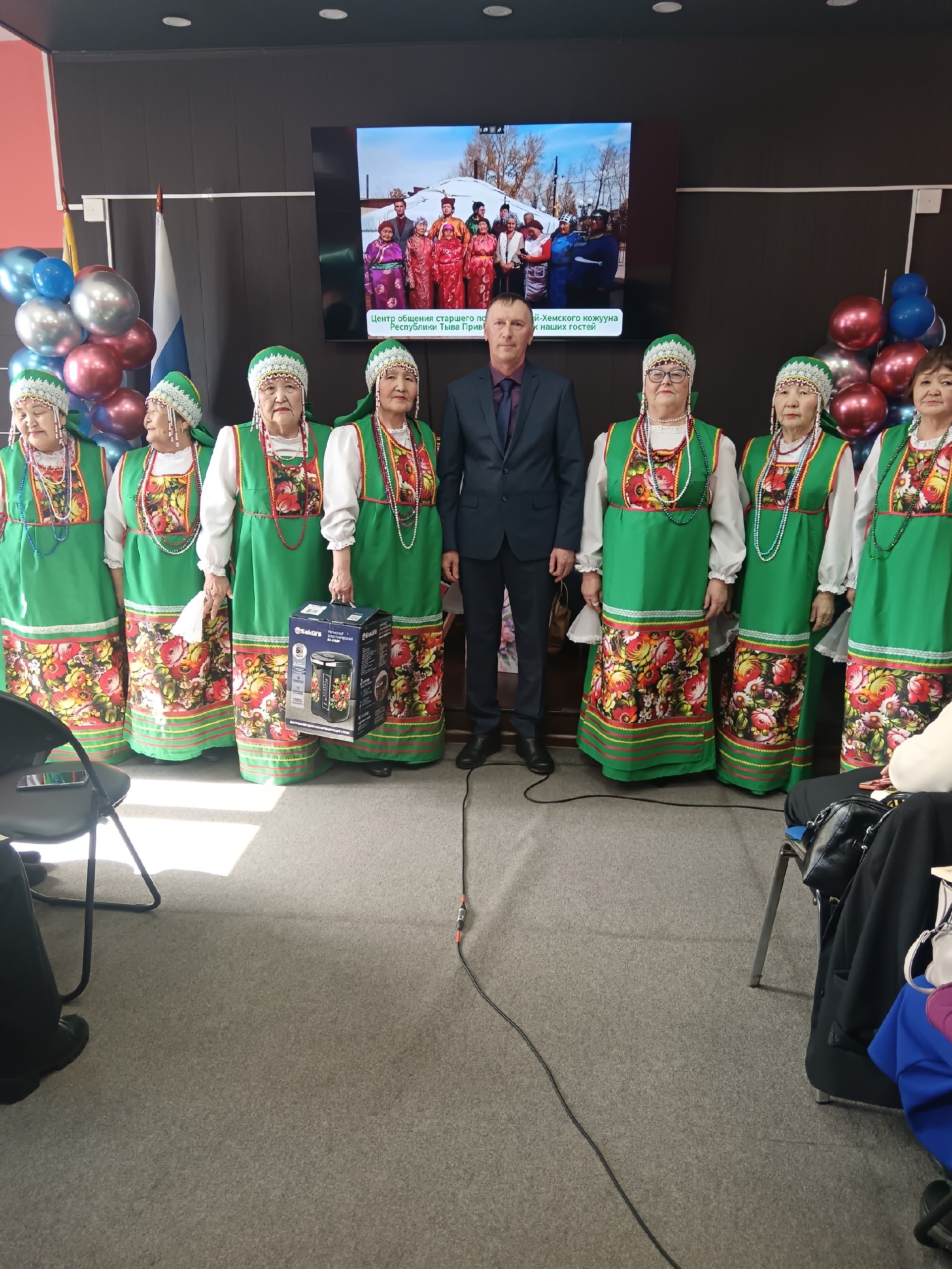 Три года назад в Пий-Хемском кожууне открылся Центр общения старшего поколения