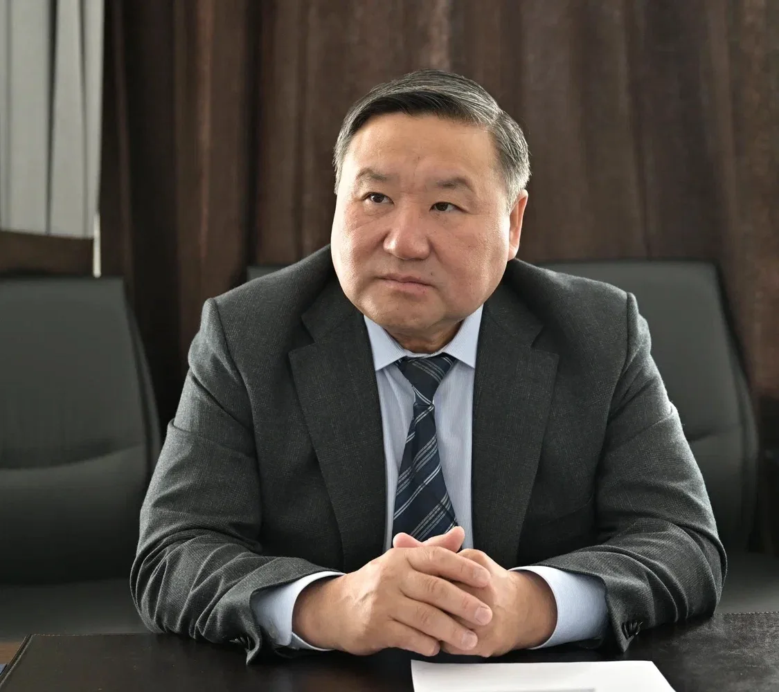Владислав Ховалыг провел встречу с Генеральным консулом Китая в Иркутске