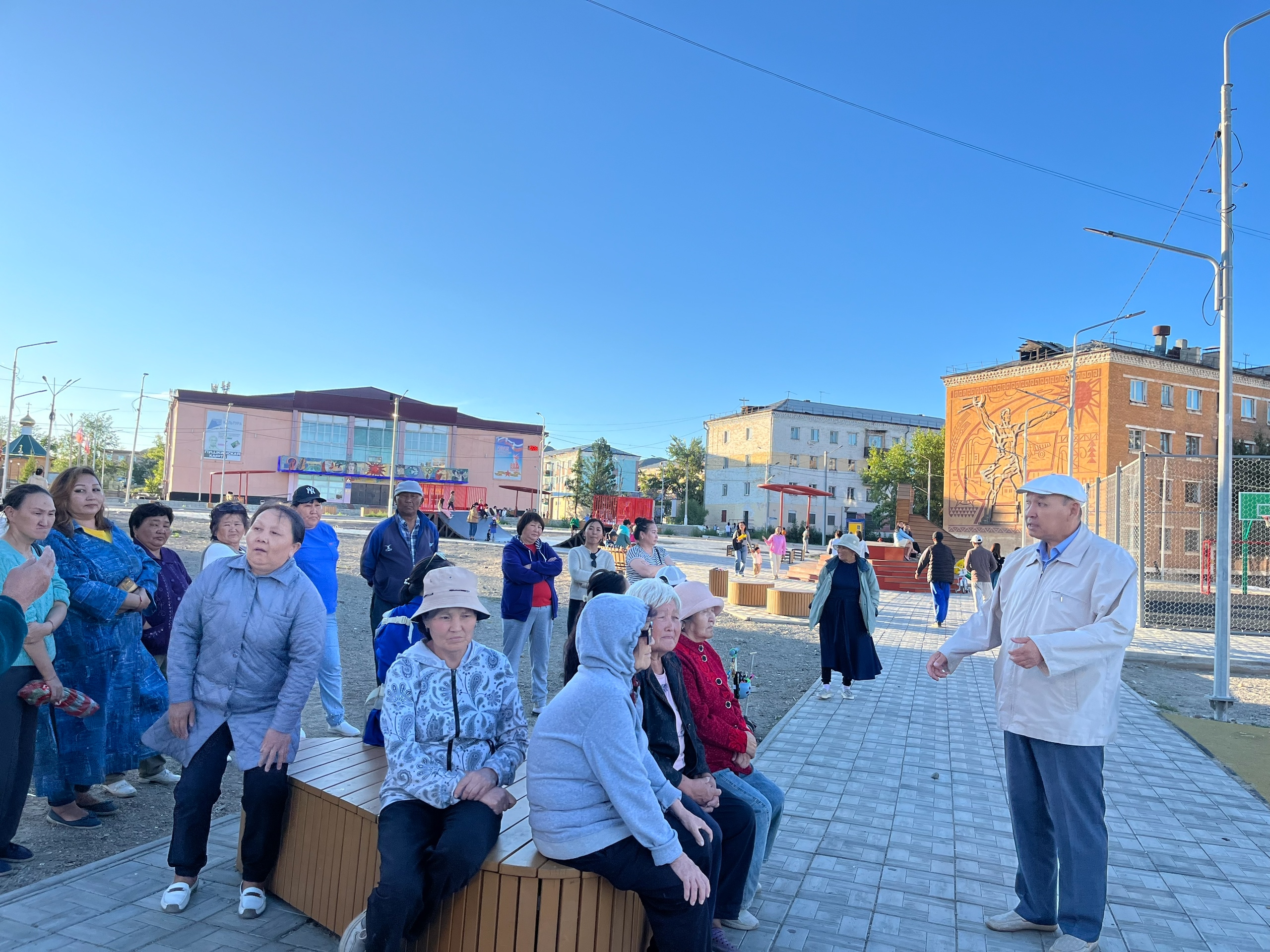 Открытый разговор с населением <p>На прошлой неделе в течение трёх дней в поселках Строителей и Постоянный прошли сходы граждан, в ходе которых обсуждались вопросы профилактики правонарушений и преступлений, в том числе среди несовершеннолетних