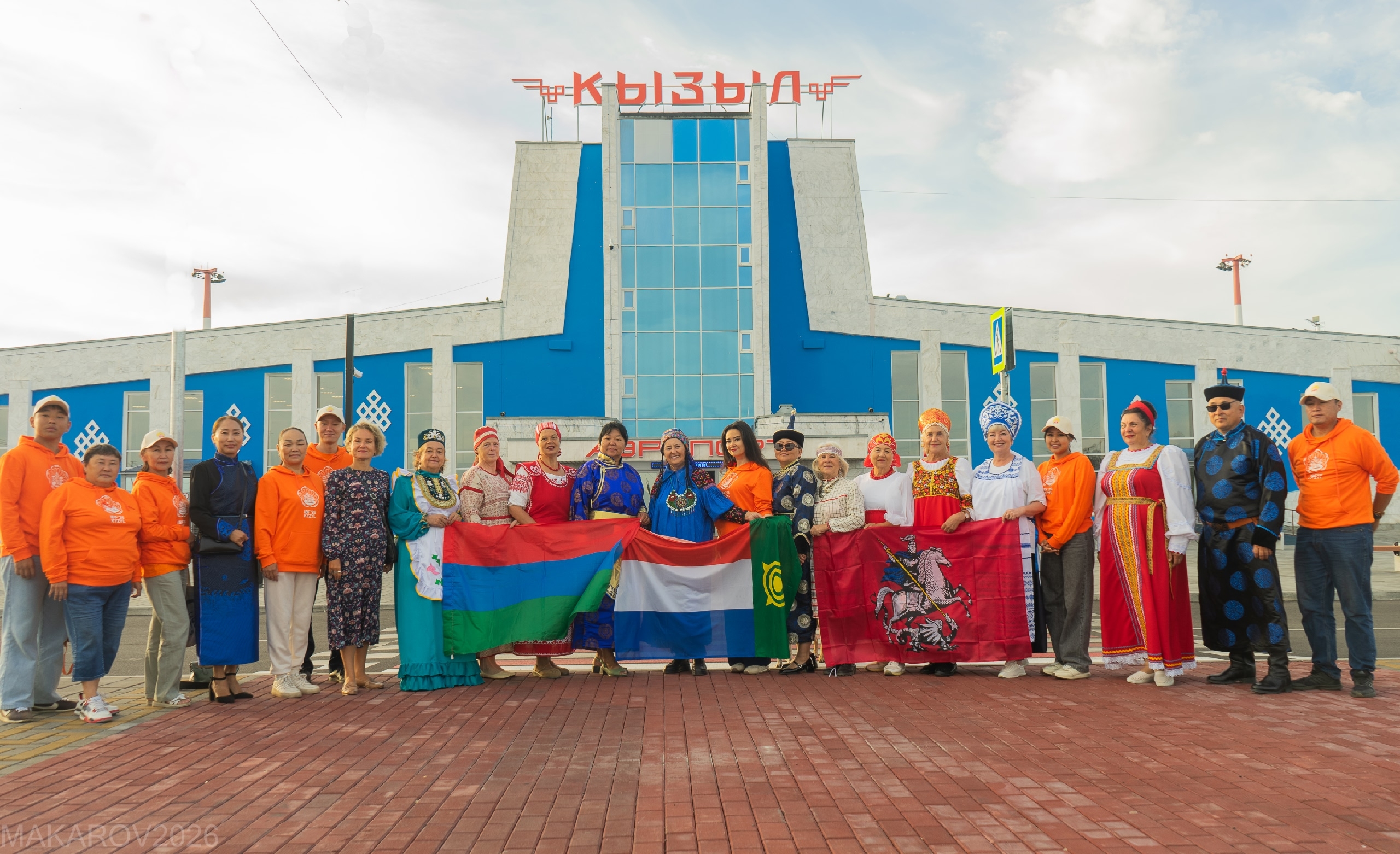 Три дня в столице Тувы кипела жизнь IV Международного буддийского форума, но настоящим его украшением стали более 300 волонтеров