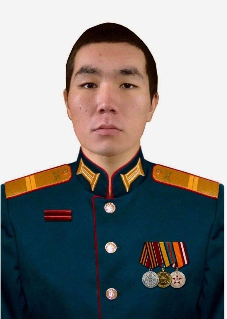 Герои — среди нас<p>Глава Республики Тыва, секретарь регионального отделения Единой России Владислав Ховалыг, получил положительный ответ от Министерства обороны России о представлении нашего земляка Найыра Кыргыса к высшему званию — Героя Российской Феде Герои — среди нас<p>Глава Республики Тыва, секретарь регионального отделения Единой России Владислав Ховалыг, получил положительный ответ от Министерства обороны России о представлении нашего земляка Найыра Кыргыса к высшему званию — Героя Российской Феде