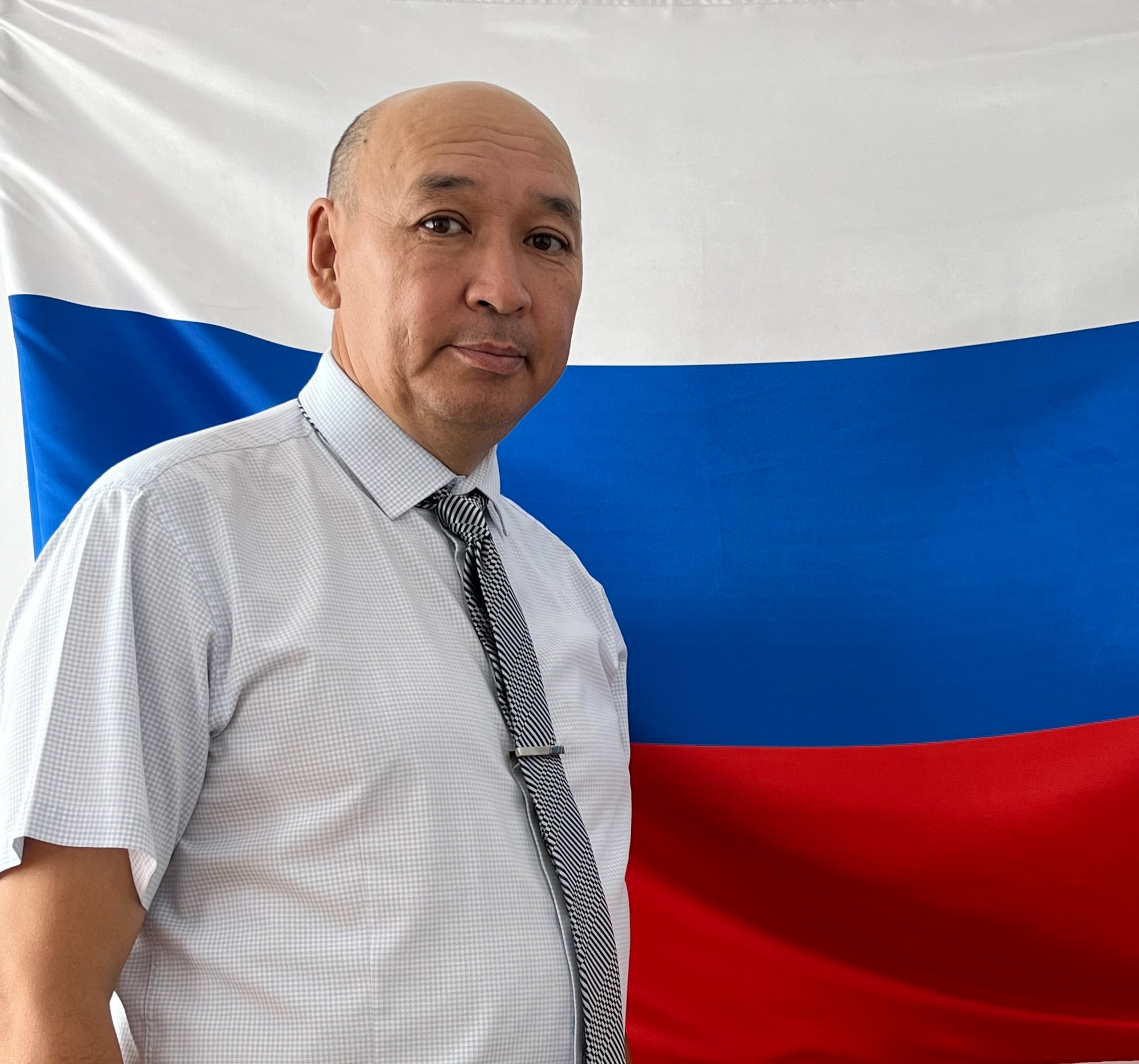 Сегодня мы отмечаем важный и значимый праздник — День Государственного флага России<p>Этот символ нашей страны олицетворяет ее богатую историю, культуру и традиции