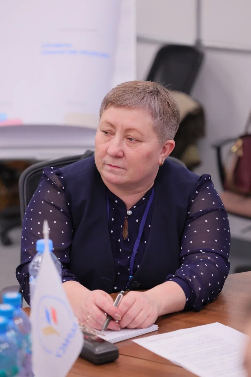 Глава Кызылского кожууна Елена Филиппова приняла участие в проектно-аналитической сессии федеральной проектной команды "Воспитание новых поколений"