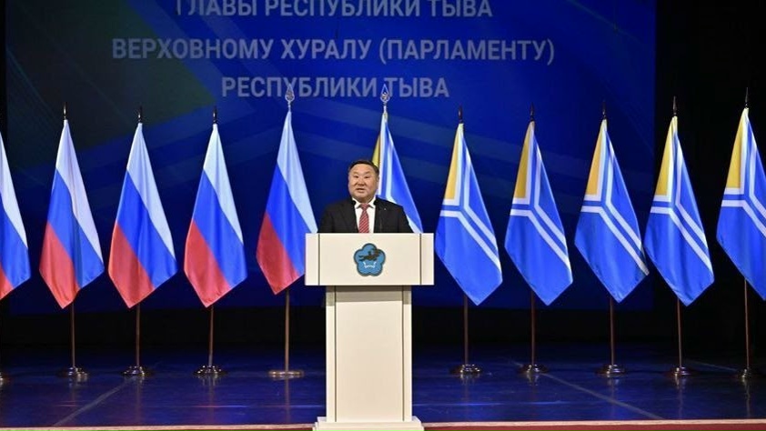 Тываның Баштыңы республиканың Дээди Хуралынга чылдың-на эрттирип турар кыйгырыын кылган