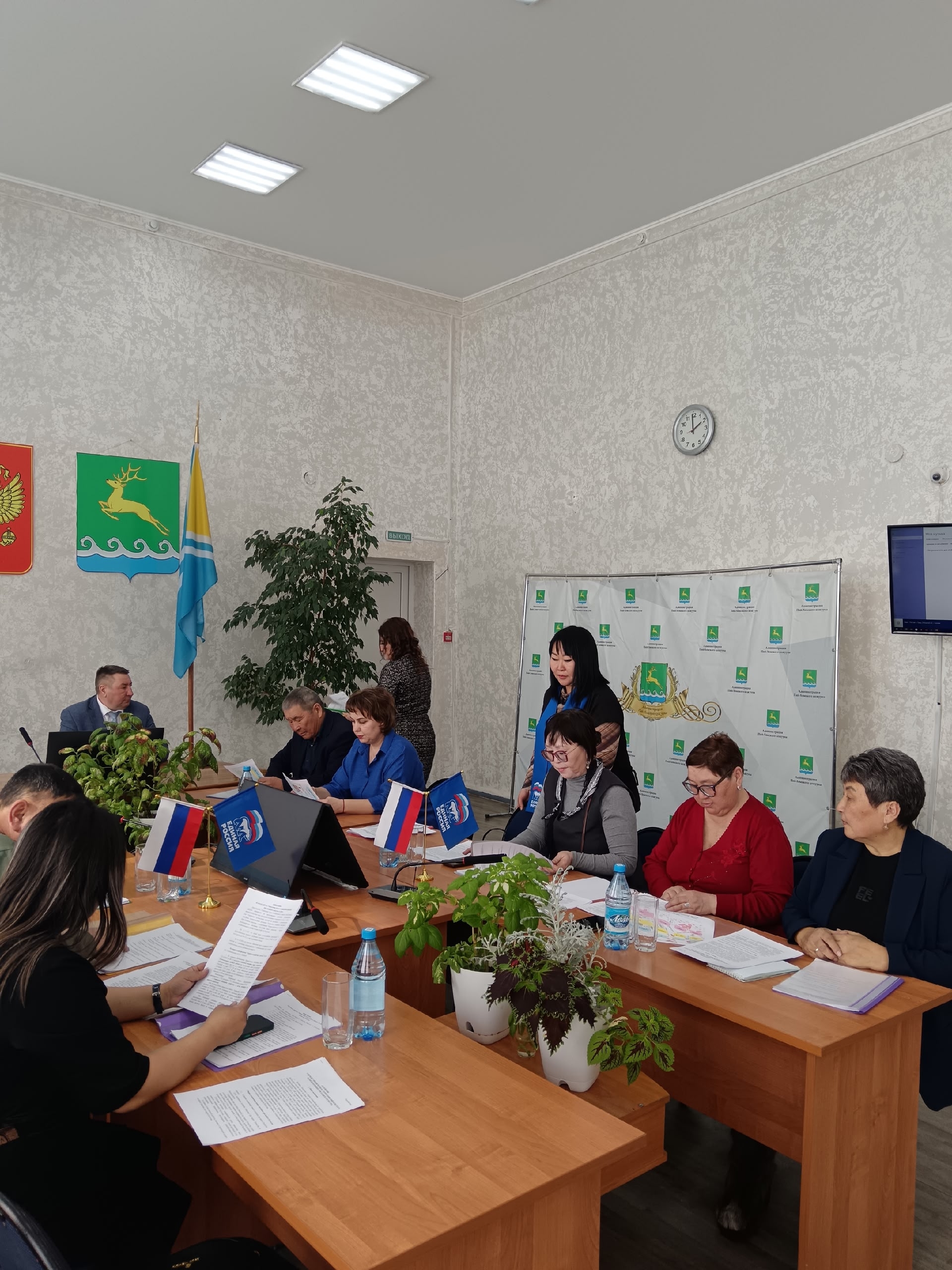 12 марта 2026 года на собрании фракции партии "Единая Россия" в Хурале представителей Пий-Хемского кожууна был рассмотрен вопрос о Порядке увековечении на территории Пий-Хемского кожууна памяти павших защитников Отечества