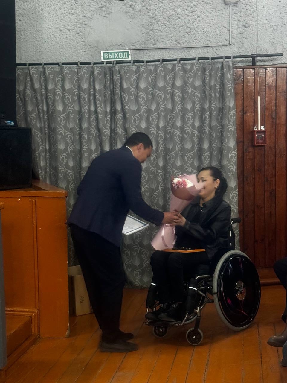 Спортсмены по адаптивным видам спорта<p>В рамках мероприятия «Спортивная элита-2024» благодарственные письма были вручены спортсменам нашего города в области адаптивного спорта: Ариане Хертек, Шолбану Салчаку, Кайчимаа Ондар, Урану Кужугету и Чингису Монг