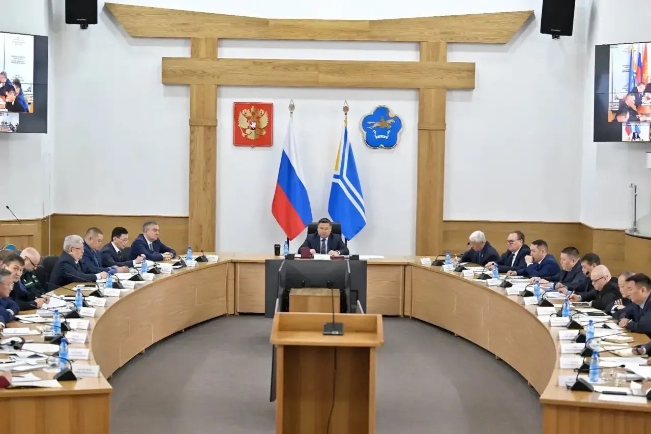 Рабочую неделю начали с аппаратного совещания Рабочую неделю начали с аппаратного совещания