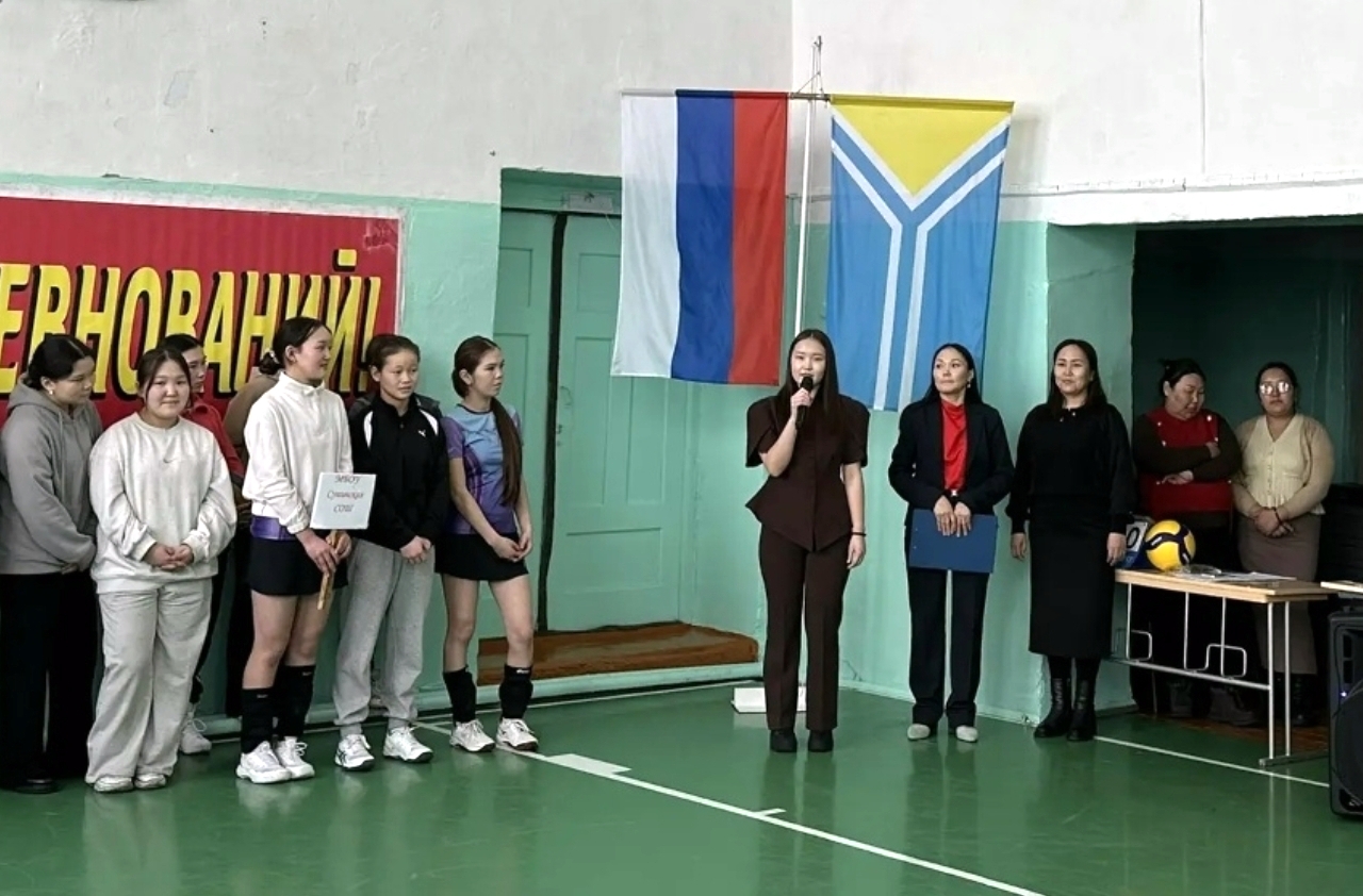 Аржаан школазының президентизиниң шаңналы дээш хол бөмбүүнүң маргылдаазы