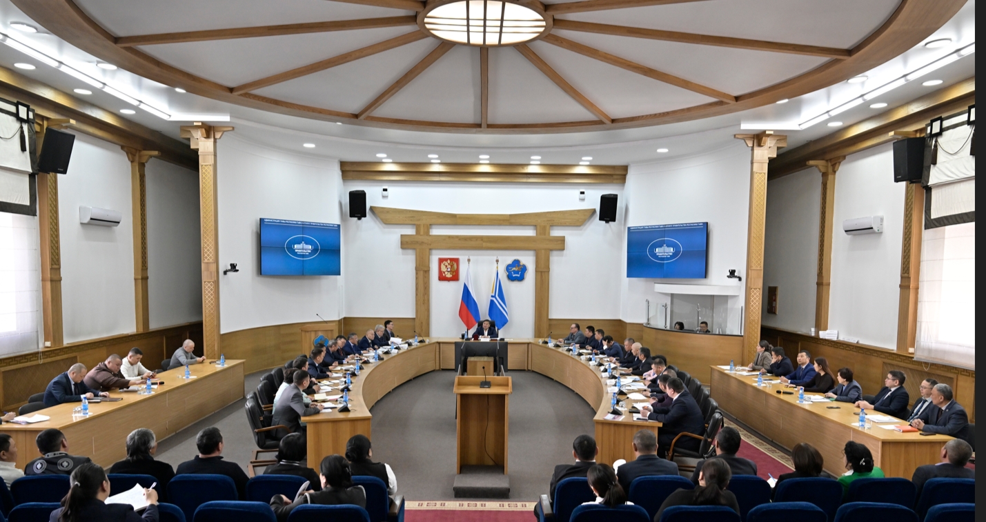 Владислав Ховалыг провел стратегическое совещание по подготовке к весенне-полевым работам 2026 года<p>Глава Тувы Владислав Ховалыг провел расширенное совещание с руководителями муниципальных образований, посвященное организованному старту весенней посевно