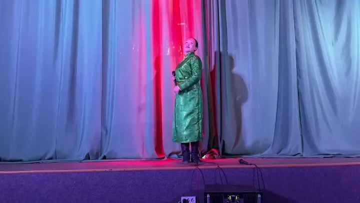 Live: Администрация Чаа-Хольского кожууна<p>«Уран чуулдун кузунгузу»-Чаа-Хол кожууннун культуразынын «Хуулгазын коруштер аттыг бот тывынгыр театр болгаш Ог-буле торел-аймак болуу «Чуглендирер»<p>Апрель 18-тин хунунде Улусчу чогаадылга бажынынга болуп эрте