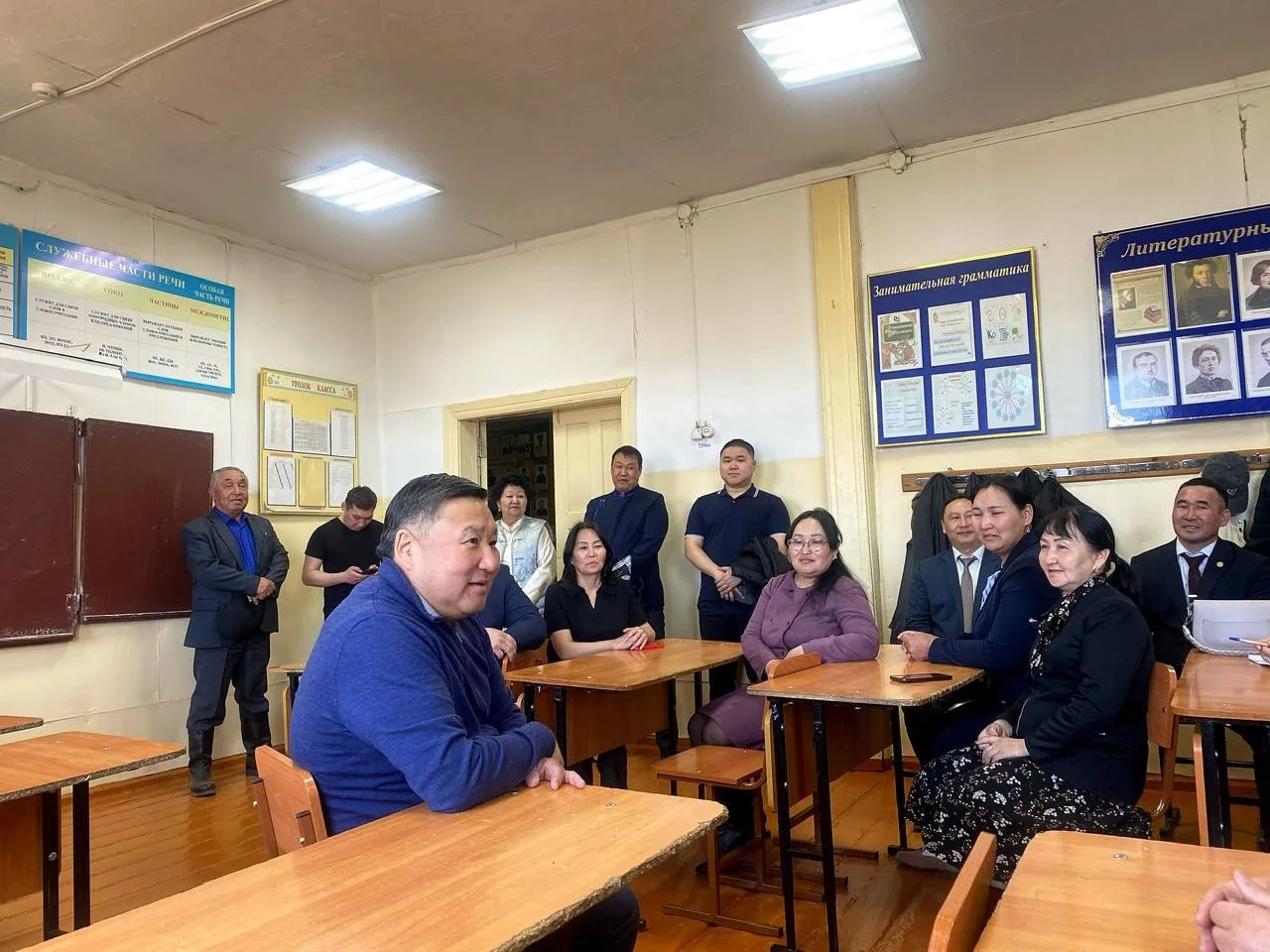 Глава Тувы поручил включить школу в селе Бажын-Алаак в план капитального ремонта