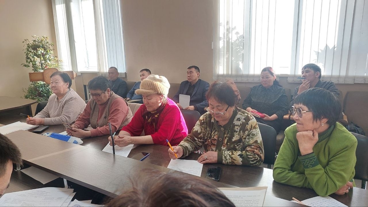 Запланированное заседание с руководителями общественных организаций кожууна<p>Глава кожууна Роберт Аракчаа провел запланированное заседание Хурала представителей с руководителями общественных организаций кожууна