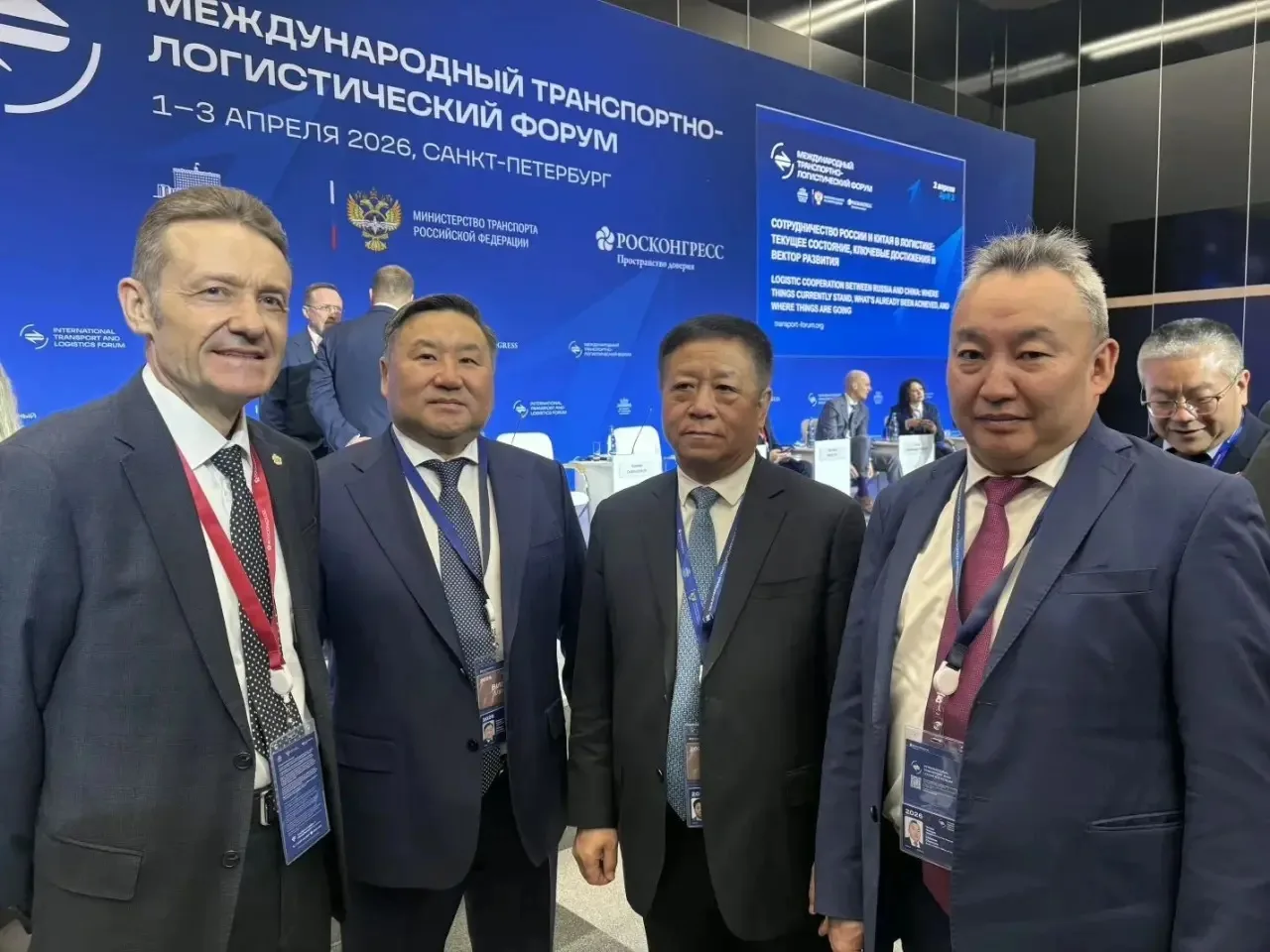 Глава Тувы встретился с послом КНР на форуме в Санкт-Петербурге