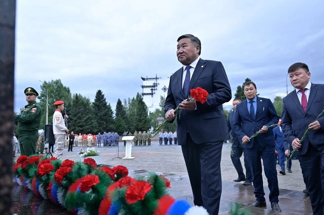 1 сентября в Республике Тыва отмечается День исторической памяти и чести тувинских добровольцев — дата, которая навсегда вписана золотыми буквами в летопись Великой Отечественной войны 1 сентября в Республике Тыва отмечается День исторической памяти и чести тувинских добровольцев — дата, которая навсегда вписана золотыми буквами в летопись Великой Отечественной войны