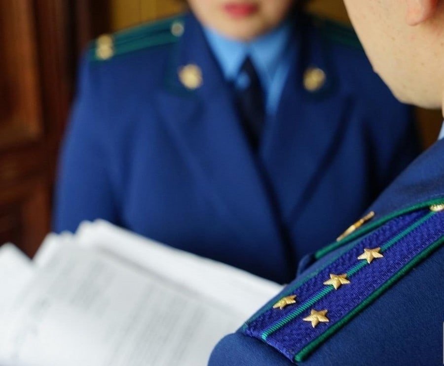 В Туве прокуратура заставила предпринимателя оплатить работу несовершеннолетней
