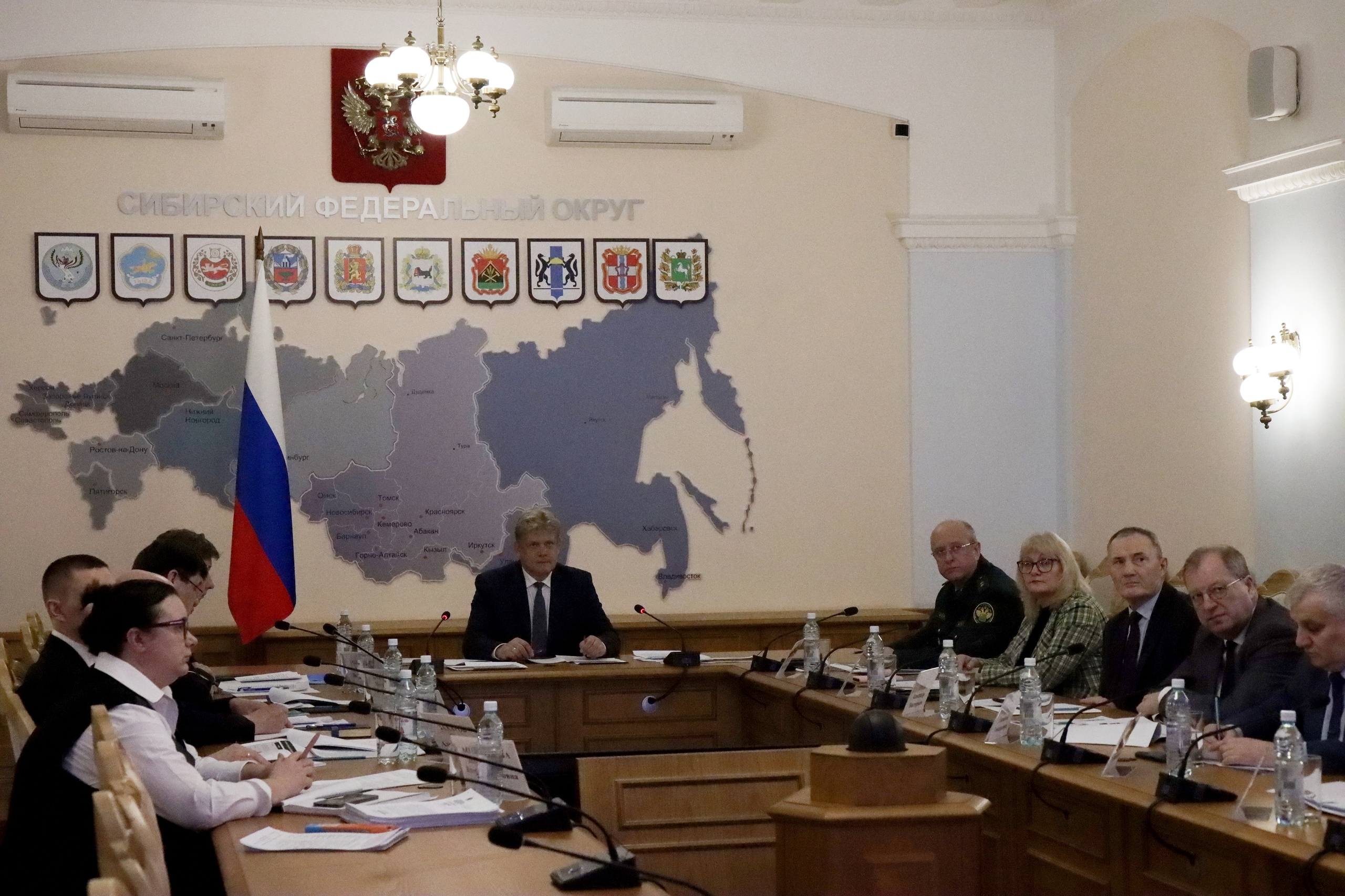 Сегодня в Новосибирске под руководством полномочного представителя Президента Российской Федерации в Сибирском федеральном округе Анатолия Серышева и заместителя Министра сельского хозяйства Российской Федерации Андрея Разина состоялось рабочее совещание